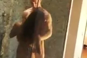 Азиатская Женщина Маслами ее Плотное Тело И Сосет Член