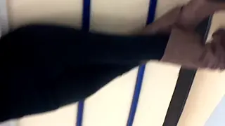 Молодой в черном спандекс