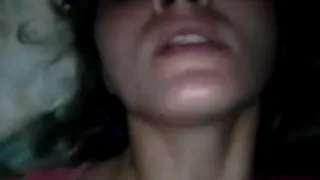 Мокрые бледные руки ласкают просторную игривую полную анусную полость