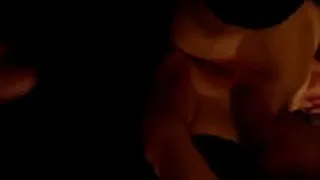 Муженек позволяет своему другу трахать жену русским кончил