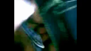 Дези Индийская девушка в джинсах трахается на стуле