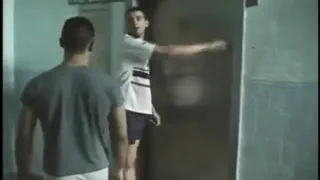Возбужденный парни ебать в дом