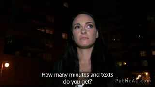 Любительское брюнетка сосет огромный член открытый