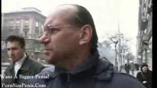 Двумя большими кокосами
