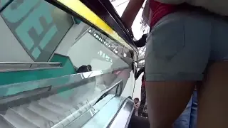 Курица идет