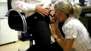 Красавчик из точка трахал в офисе