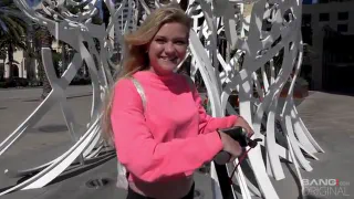Банг молодые девушки Хлоя Фостер