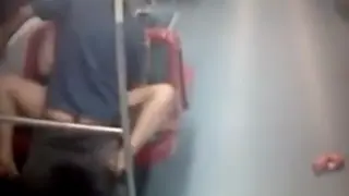 Возбужденный парень поймал на камеру трахает его сексуальный возбужденная девушка на