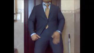 Плотный деловой костюм дрочить