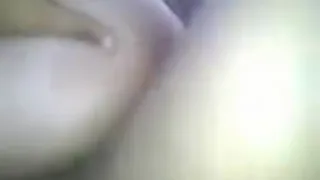 Индианка Индийская девушка делает минет в машине и трахается Ммс