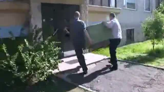Зрелые женщины трахается с молодыми крепкими парнями