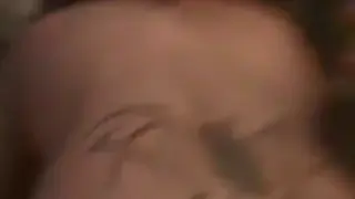 Эта дама прыгает на члене