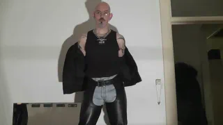 Еще в Штанах