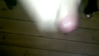 Сиси мастурбирует