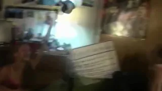 Блондинка Сосет Хуй в Общежитии в Комнате Попойку
