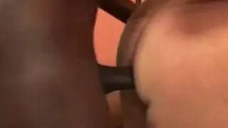 Толстушки езда на черный хуй с ее толстые сочные задницы