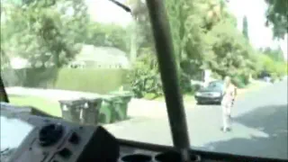 Клаббер на Левой Стороне Дороги Блондинку