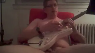 Глотает темная и глубокая