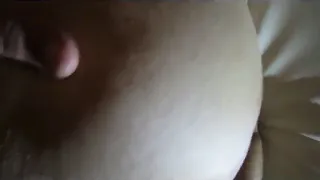 Идеальной попой трахается
