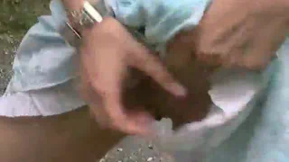 Любительская девушка дурачиться вне
