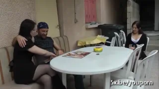 принесет нам друг ебать