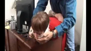 Горячие зрелая связали и заткнули рот в красном платье