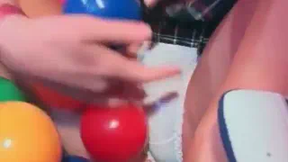 Блондинка наслаждается огромным черным хуем