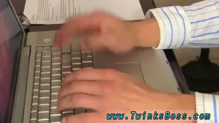 Гей секс эмо парень спит Ричардс-это рабочая лошадка на