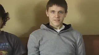 Любопытные Мальчишки Подергивания Вместе