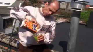 Молодая девушка и старик