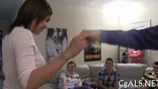 Влюбленные принимают поочередно сосать хуй стриптизера