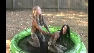Трейси & Самаре Борьба в Грязи Ню 2 - Сцена 1