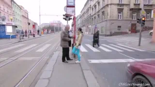 Этот старый идет молодой парень восхищался Ленька жопу лизать