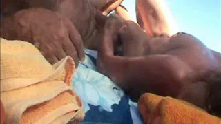 Хороший день на общественном пляже