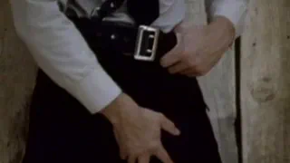 Мечтая о горячей одетый в форму полицейского