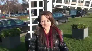 Худая девушка трахается в гостиничном номере