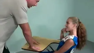 Противный брюнетка шалава получает порку жесткий
