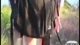 Самодеятельные туристы засветы волосатую киску на свежем воздухе