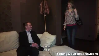 Молодые куртизанок - деньгами наблюдает Провел на сайте большой