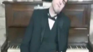 Дрочил пианист