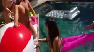 Совершенная группа дно пола на открытом воздухе