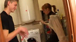 Молодая шлюха любит Групповой секс