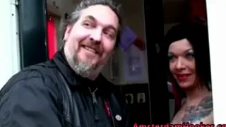 Грязные голландский шлюха сосет член