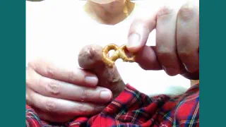 Липкий Мини-Крендель Часть 3 + возбужденный Преякулят Капает