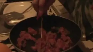 Эта шлюха была в бассейне