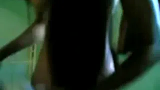 Мило Индийская Девушка Моет Тело
