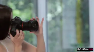 Брюнетки Мади луга и Саманта Хэйес сделать ню фотосессию