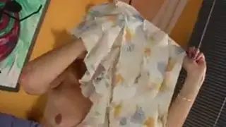 Старые Отвисшие Леди Ставит Фаллоимитатор Вниз Красноголовый