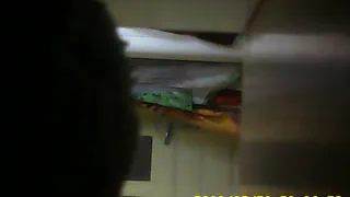 Молодой принимает душ 3 1